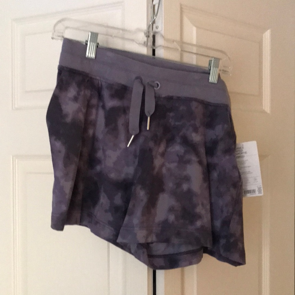 Athleta balance printed shorts